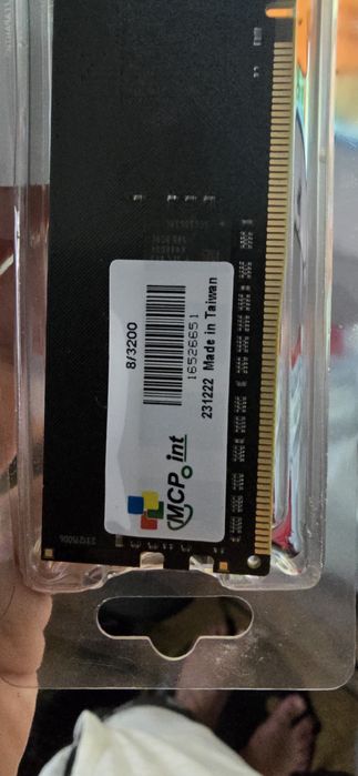 Новая оперативка 8гб ддр4