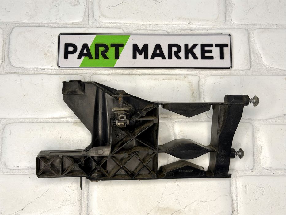 Стойка дуржач ляв фар AUDI A6 C7.5 Фейслифт 4G0805607A