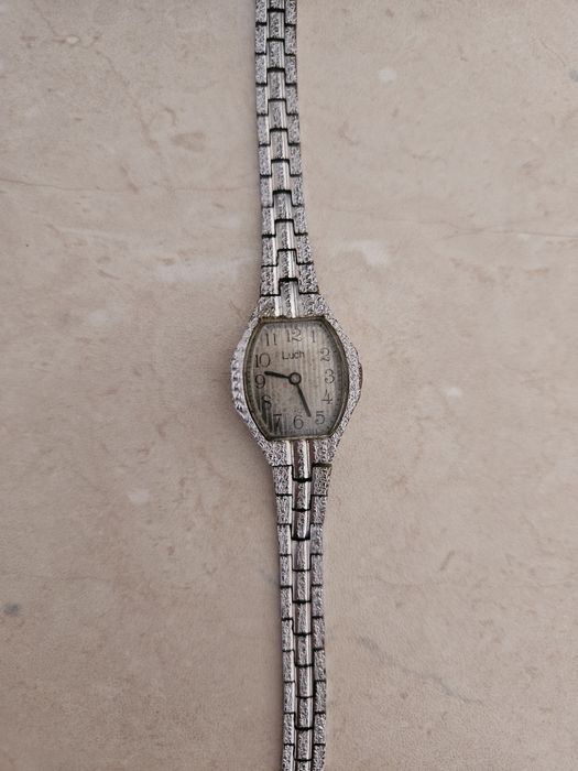 Механичен часовник Luch