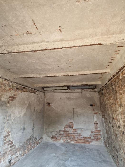 Давам гараж под наем