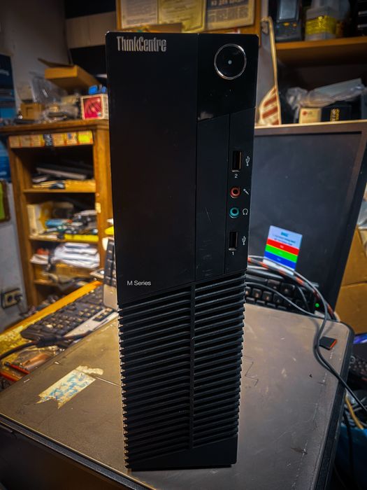 Продавам  компютър Lenovo ThinkCentre
