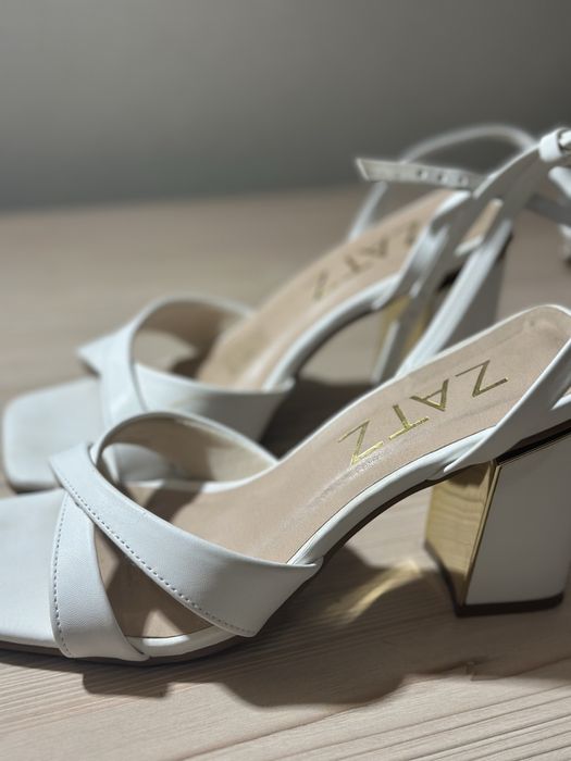 Каблуки с открытым носиком