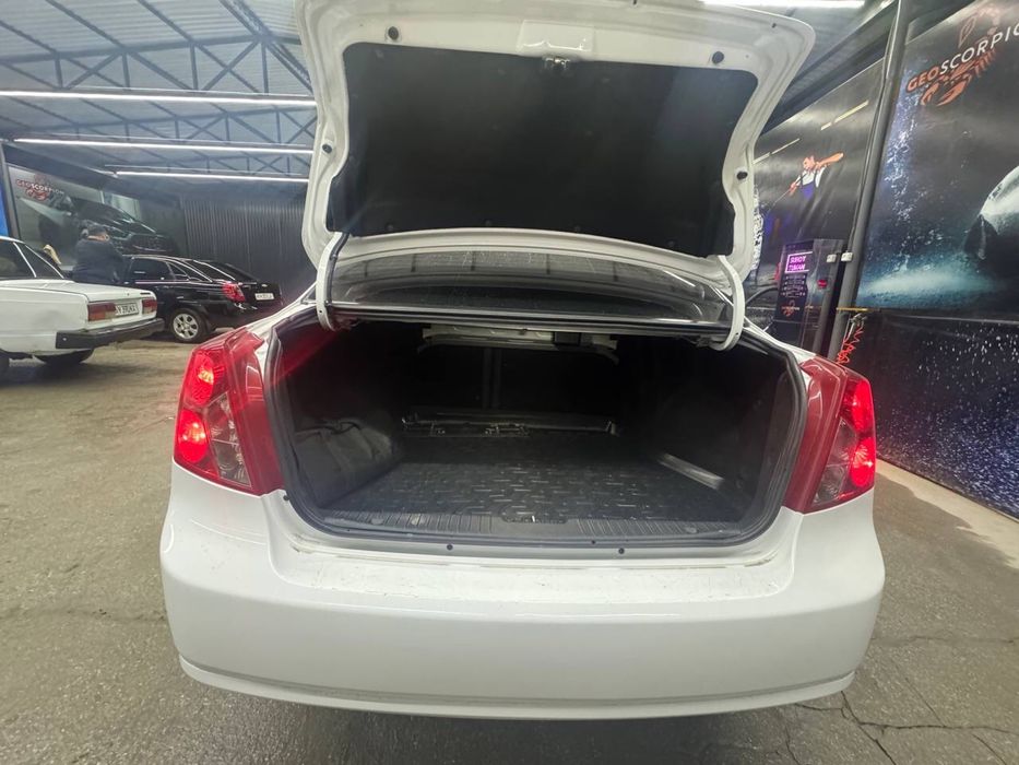 Gentra 1.5 holati zo’r kraska tozza. Bir qul minilgan