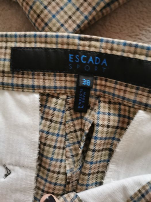 Costum Escada dama