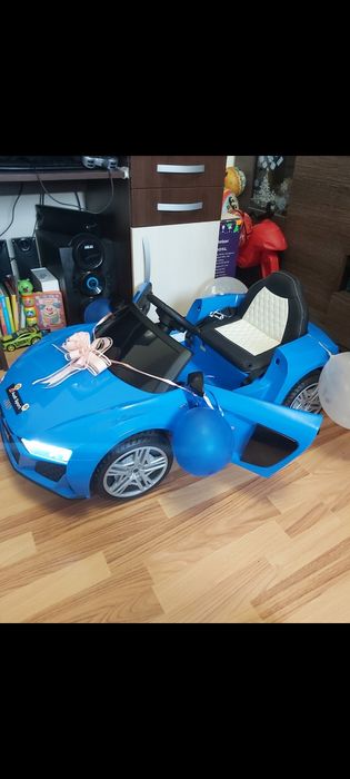 Vând mașinuță electrica