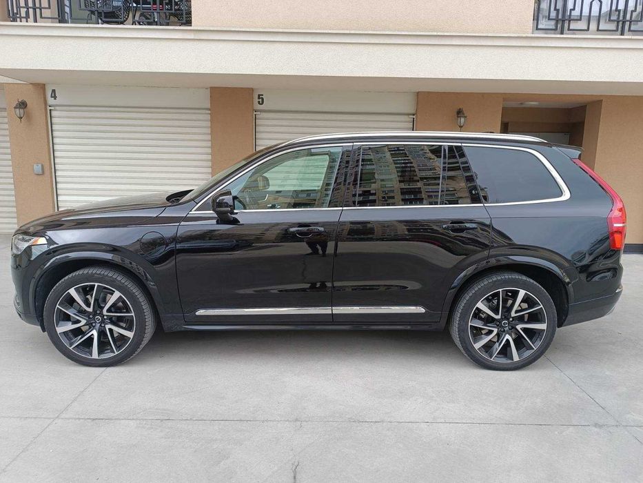 Volvo Xc90 T8 Recharge 7-местен 392кс Обслужен