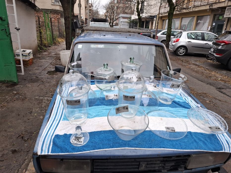 Стъклени съдове и прибори