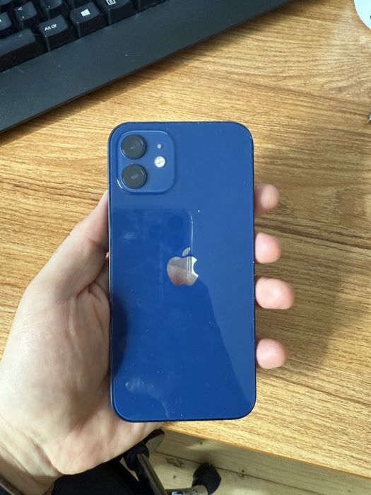 iPhone 12 син 128 gb