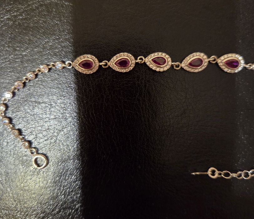 Продается серебряные серьги 925 пробы с рубином