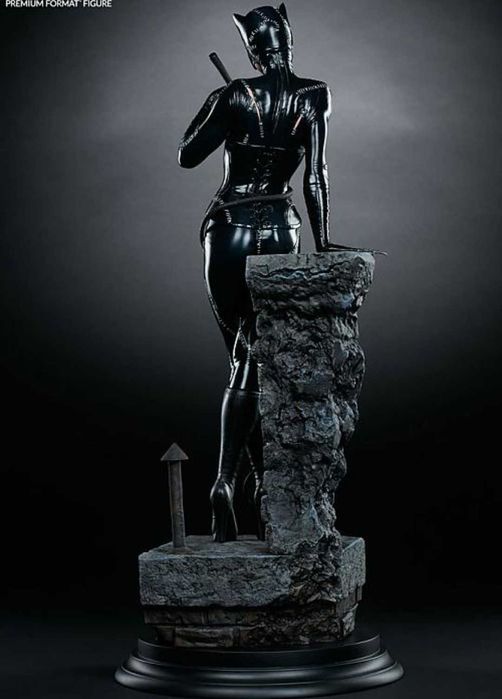DC CATWOMAN - Женaта котка в два варианта