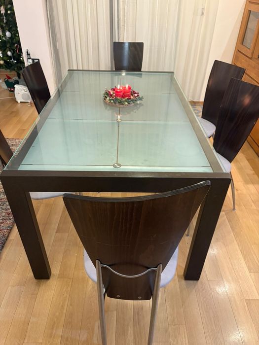 Трапезна маса с шест стола