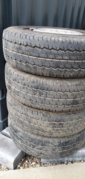 195 65 16 C dunlop- cu jante tabla 5×120