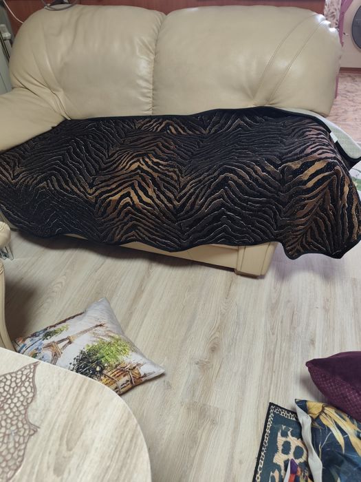 Продавам покривала за дивани