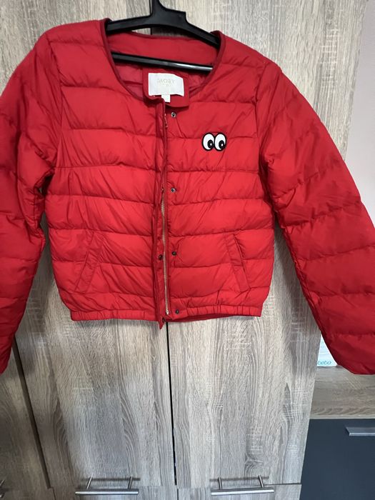Яке в червен цвят
