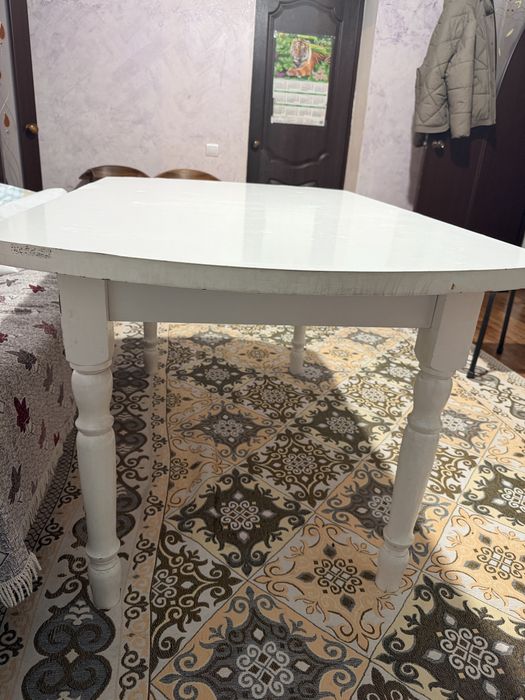 Стол кухонный обеденный