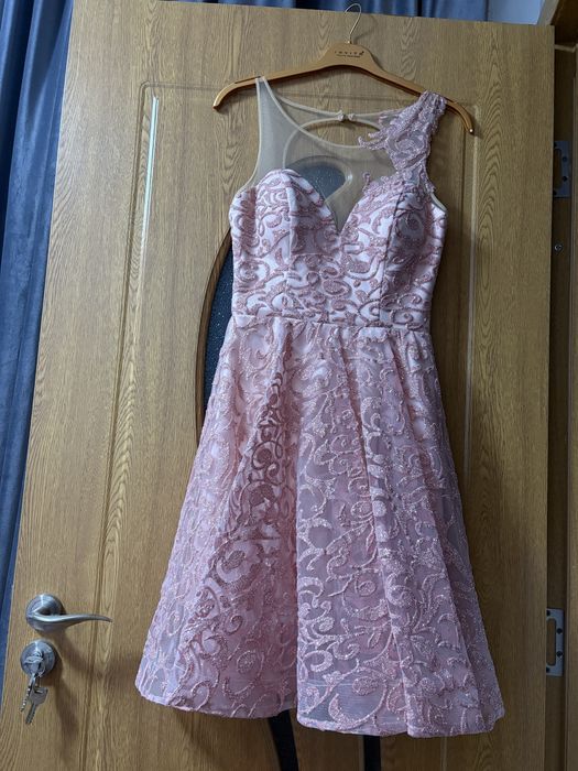 Rochie eleganta roz pudrat cu sclipici