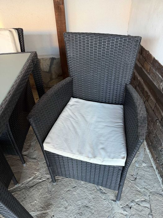 Комплект градинска маса с 8 стола в черно