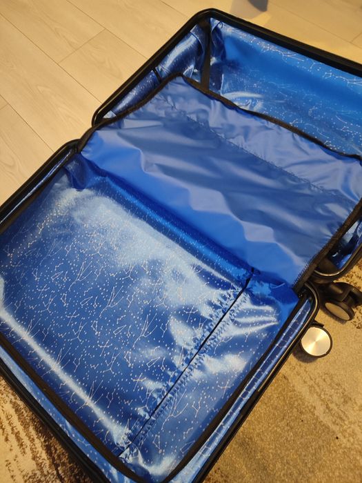 Чисто нов КУФАР С КОЛЕЛЦА NASA, ултра лек, поликарбонат, размер М