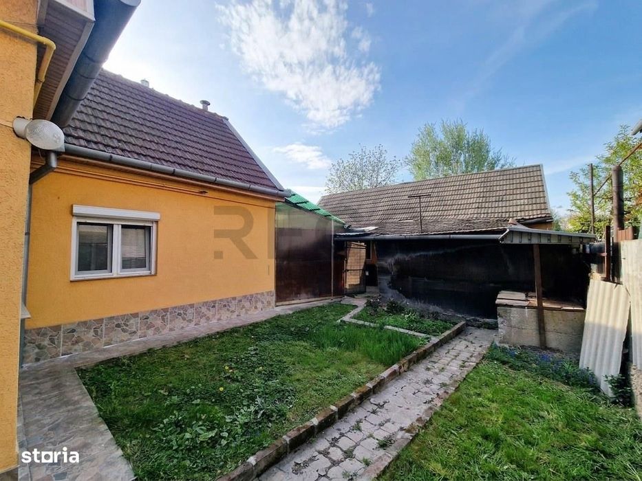 RECO Casa cu 2 camere+living, renovata complet, in Episcopia Bihor
