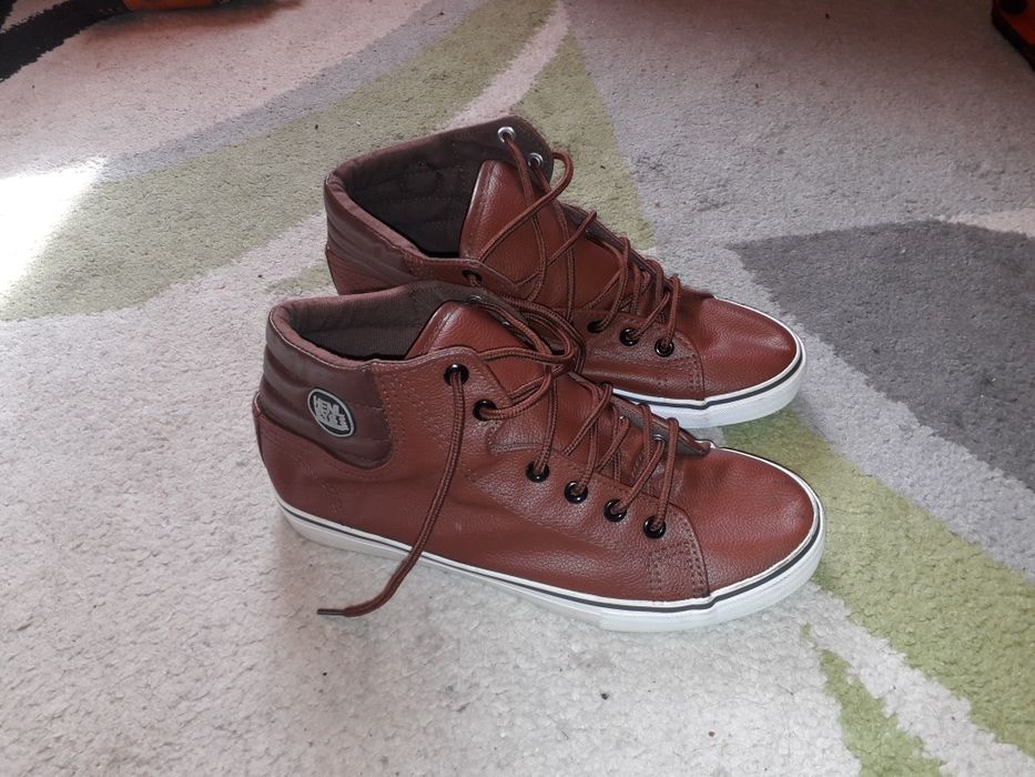 Ghete Henleys marimea 40 import UK ca NOI