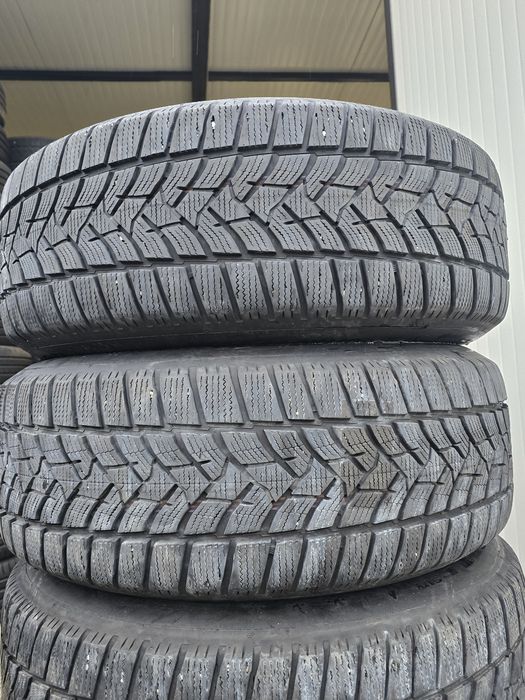 4 Броя 235/60/18 Dunlop 2x6,6mm 2x5,2mm