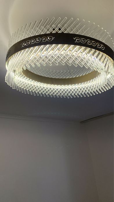 Люстра в отличном состоянии