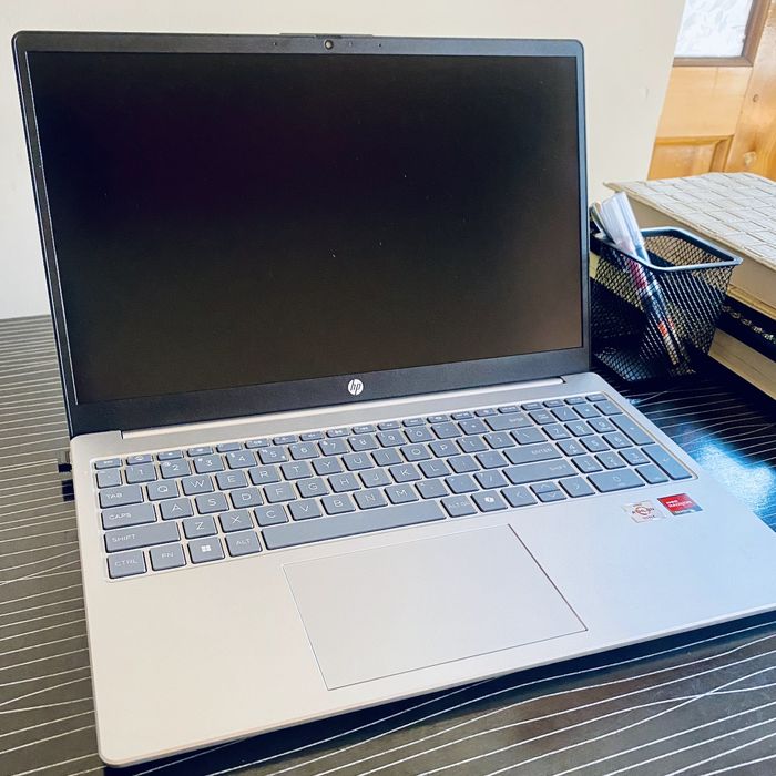 Notebook HP,  yangi 2 kun ishlagan