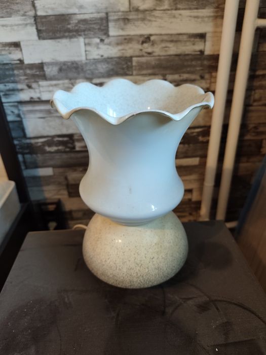 Лампи, настолна лампа