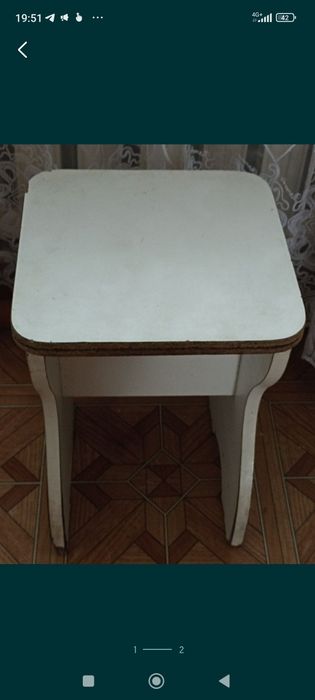 Продам стенку в зал  и стулья