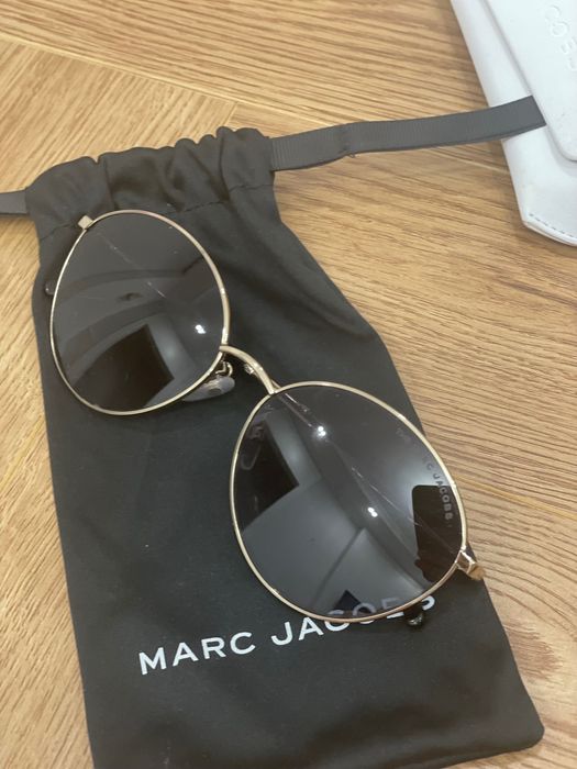 Солнцезащитные очки бренда Marc Jacobs