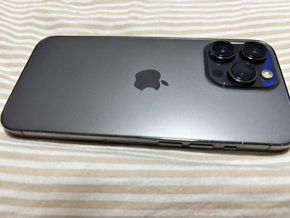 Vand iphone 13 pro impecabil