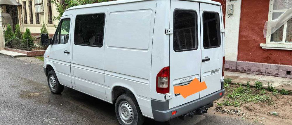 Mercedes-Benz Sprinter 208D