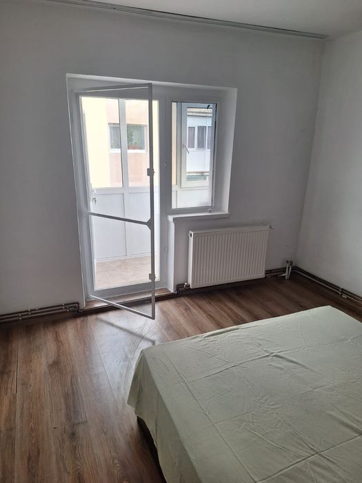 Apartament 2 camere decomandat 1 Mai- Pelendava