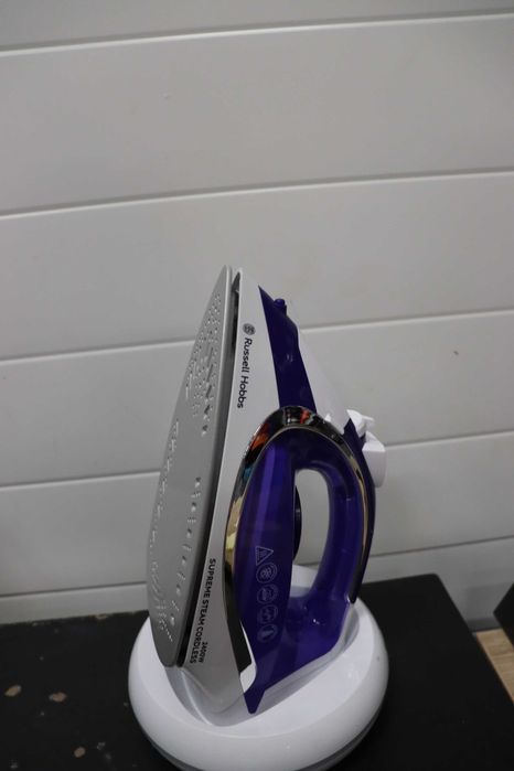 Безжична ютия Russell Hobbs Supreme Steam със станция, 2400W, 135г/мин