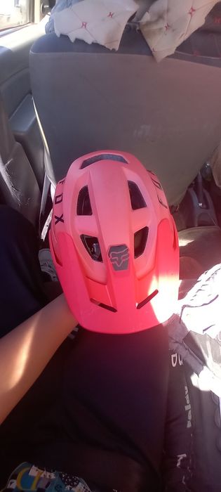 Vând cască fox speedframe