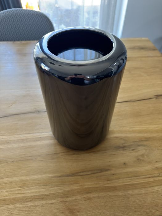Mac Pro Late 2013 24gb ram 256ssd