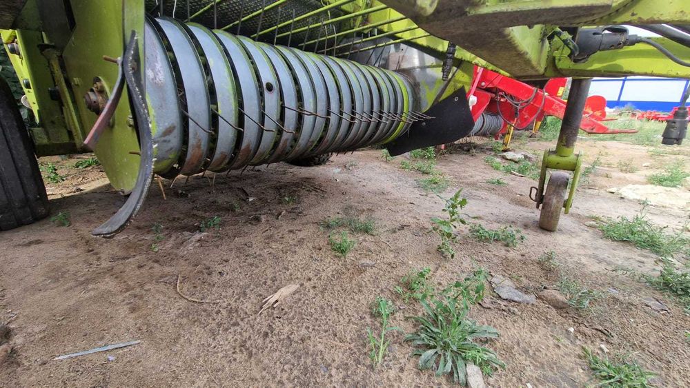 Пресс-подборщик Сlaas Rollant 44 б/у с Европы