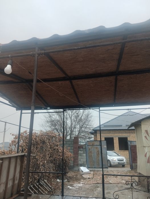 Срочно Тапчан с крышой.