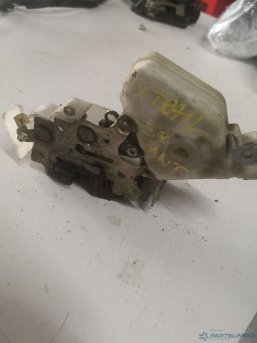 Broasca Usa Stanga Spate Nissan X-Trail (T30) [ 2001 - 2013 ] Oem 8055