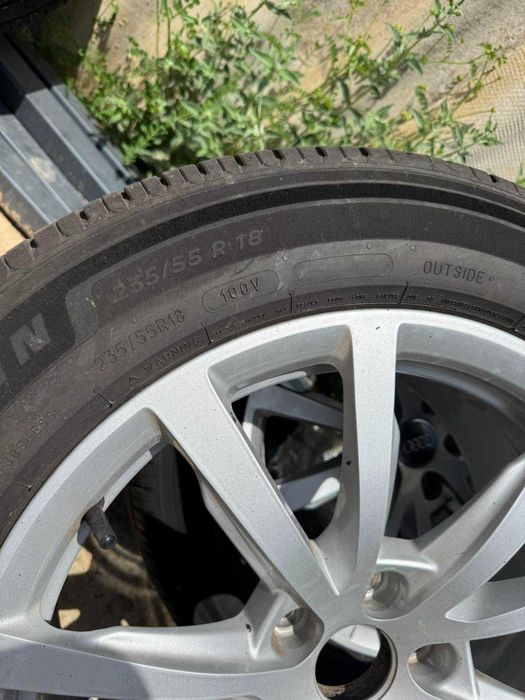оригинални алуминиеви джанти Audi 18” с гуми Michelin.