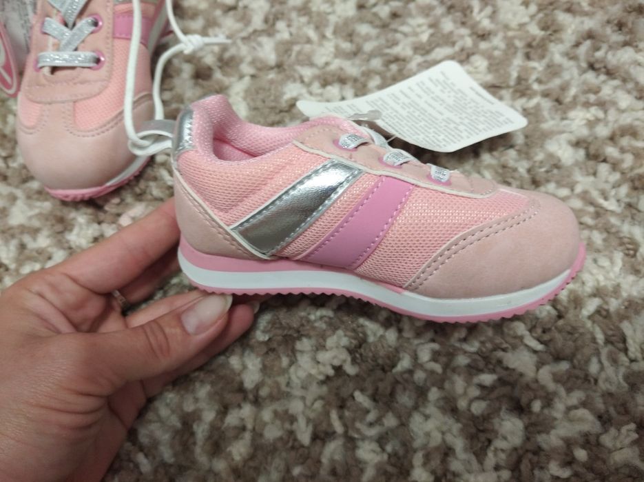 Кроссовки на девочку LC VVAIKIKI