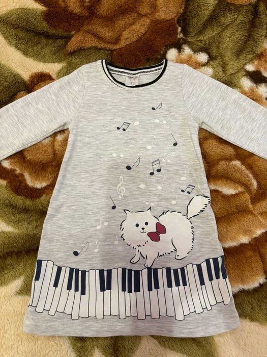 Продам платья на маленьких принцесс