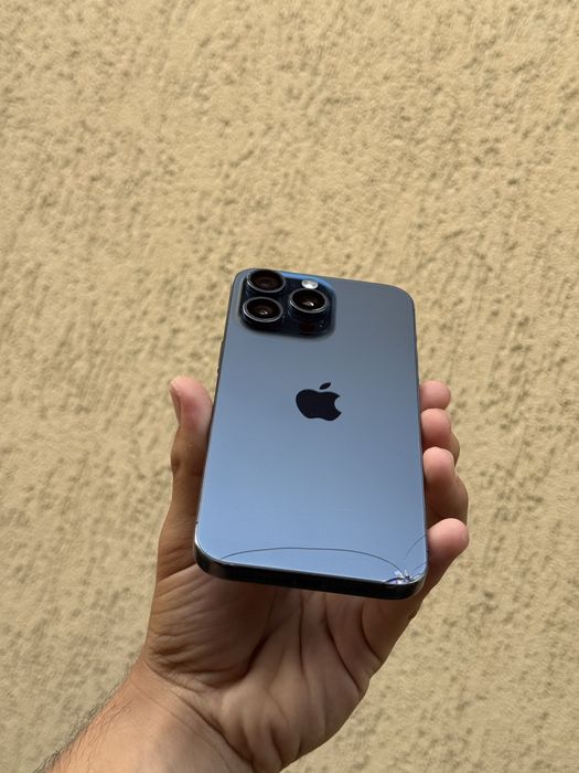 • Vand IPhone 15 Pro Max { 256GB }