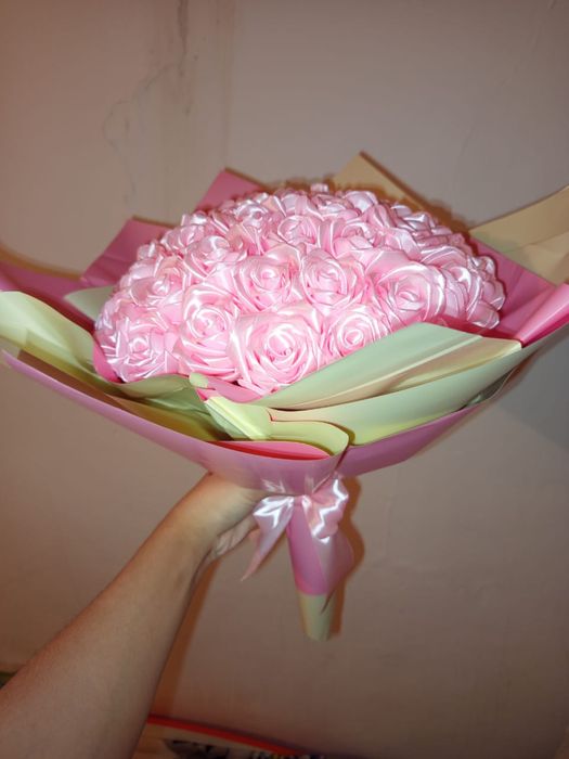 Букет из атласных роз