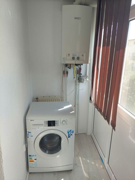 Apartament 2 camere decomandat 53mp în Strand etaj 4+pivniță mare, str Hațegului