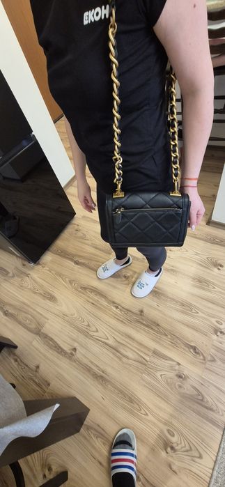 Дамска чанта GUESS