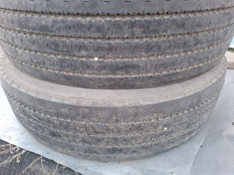Продам резину б/у 295/80/22,5