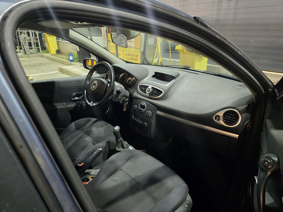 RENAULT Clio 2006 — imagine 4