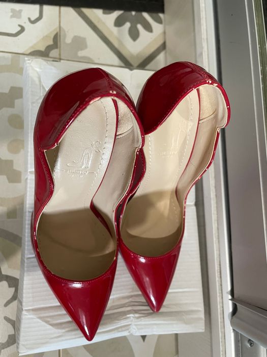 Продам эффектные красные туфли