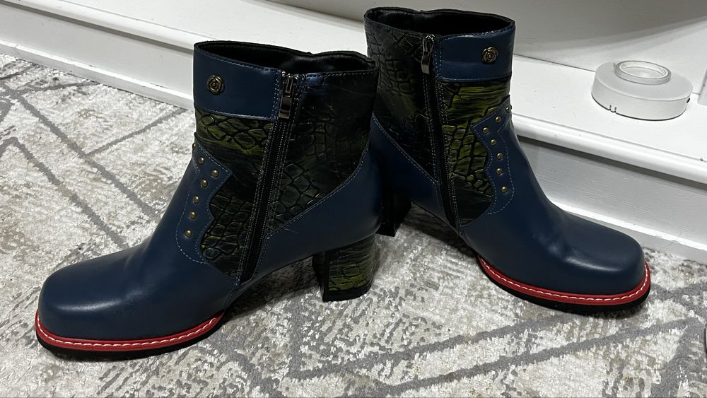 Продам полусапожки новые